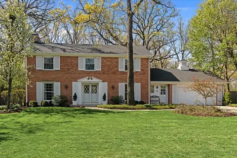 715 Linden Ave, Lake Forest, IL 60045
