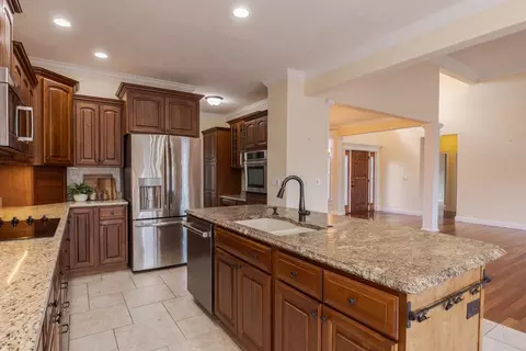 Kitchen - 2508 Piney Run, Bloomington, IL 61705 photo 6 of 6