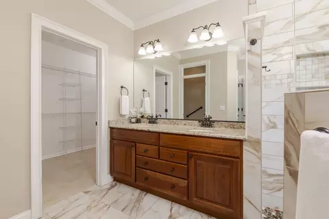 Bath - 2508 Piney Run, Bloomington, IL 61705 photo 5 of 6