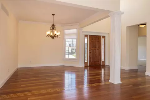 Living - 2508 Piney Run, Bloomington, IL 61705 photo 3 of 11