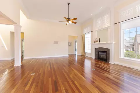 Living - 2508 Piney Run, Bloomington, IL 61705 photo 8 of 11