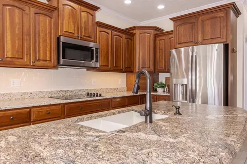 Kitchen - 2508 Piney Run, Bloomington, IL 61705 photo 4 of 6
