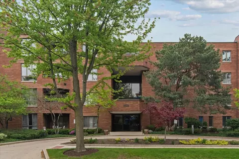 1601 Oakwood Ave #403, Highland Park, IL 60035