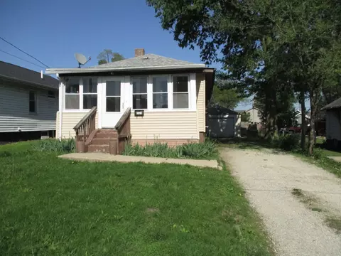 1524 Pine St, Ottawa, IL 61350