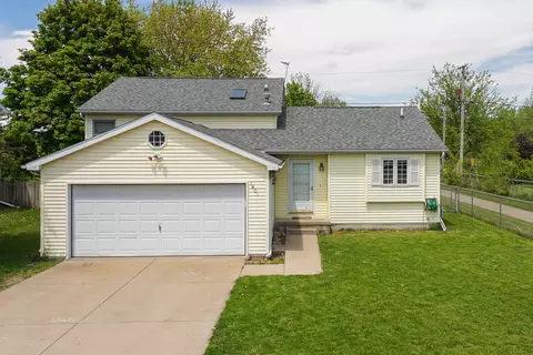 1401 W Indian Dr, Pontiac, IL 61764