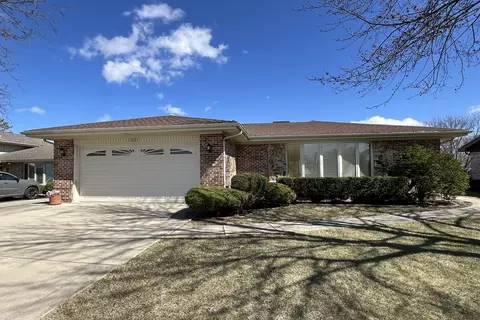 1021 S Grace St, Mount Prospect, IL 60056