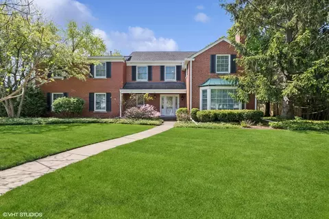 31 Briar Rd, Golf, IL 60029