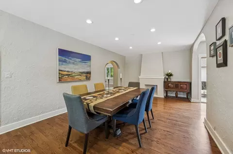 Dining - 146 Gale Ave, River Forest, IL 60305 photo 2 of 5