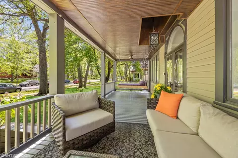 Exterior - 146 Gale Ave, River Forest, IL 60305 photo 4 of 14