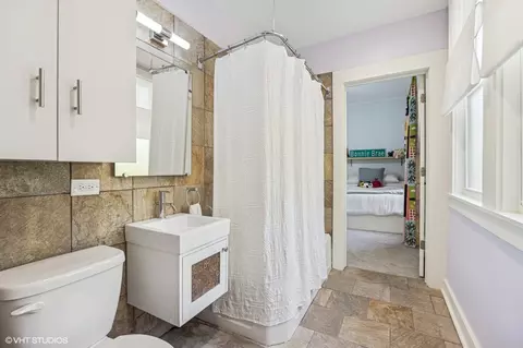 Bath - 146 Gale Ave, River Forest, IL 60305 photo 3 of 5
