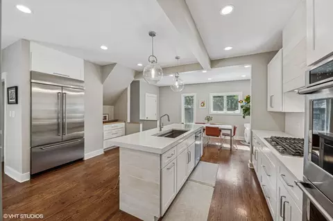Kitchen - 146 Gale Ave, River Forest, IL 60305 photo 4 of 7