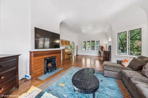 Living - 146 Gale Ave, River Forest, IL 60305 photo 7 of 8
