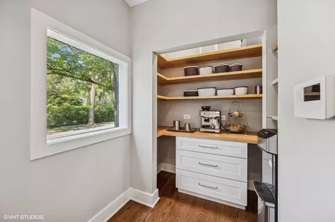 Kitchen - 146 Gale Ave, River Forest, IL 60305 photo 7 of 7