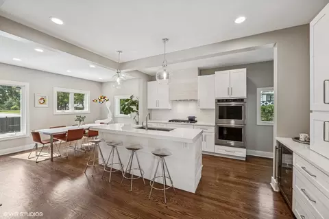 Kitchen - 146 Gale Ave, River Forest, IL 60305 photo 2 of 7
