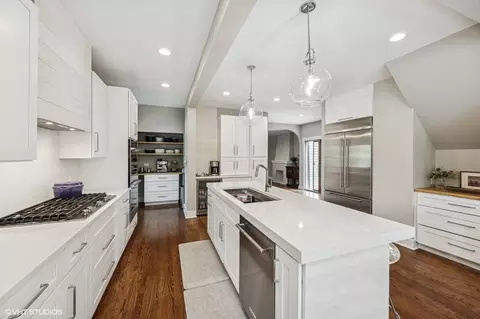 Kitchen - 146 Gale Ave, River Forest, IL 60305 photo 6 of 7