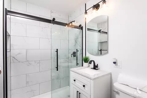 Bath - 7515 S Vernon Ave, Chicago, IL 60619 photo 3 of 3