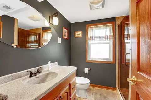 Bath - 1237 Will Dr, Lockport, IL 60441 photo 2 of 2