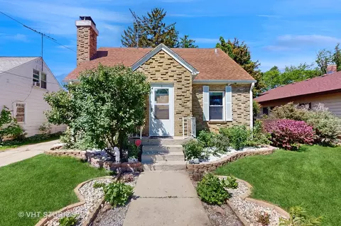 6 N Melrose Ave, Elgin, IL 60123