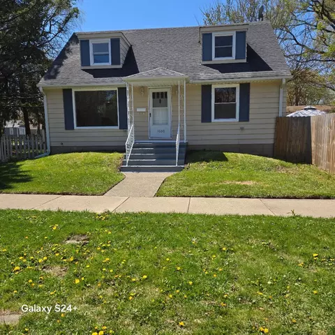 1600 N Ash St, Waukegan, IL 60085