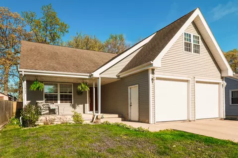 33843 N 2nd St, Grayslake, IL 60030