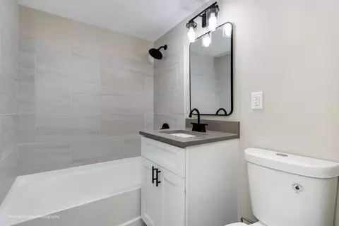 Bath - 11 Durango Rd, Montgomery, IL 60538 photo 1 of 2