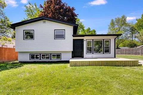 Exterior - 11 Durango Rd, Montgomery, IL 60538 photo 3 of 6