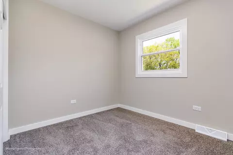 Bedroom - 11 Durango Rd, Montgomery, IL 60538 photo 5 of 7