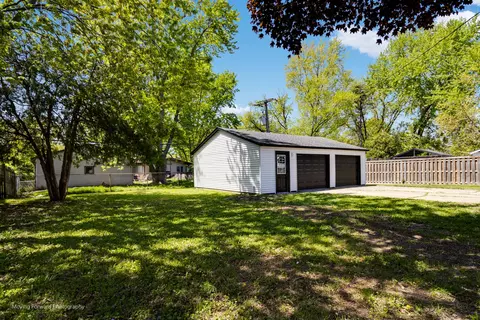 Exterior - 11 Durango Rd, Montgomery, IL 60538 photo 6 of 6