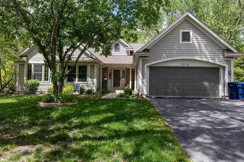 7038 Bentley Dr, Gurnee, IL 60031