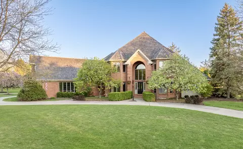 1211 Highgate Ct, Libertyville, IL 60048