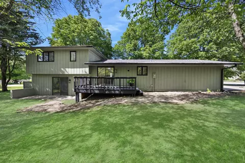 Exterior - 1411 Westview Dr, Normal, IL 61761 photo 7 of 9