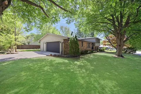 Exterior - 1411 Westview Dr, Normal, IL 61761 photo 6 of 9