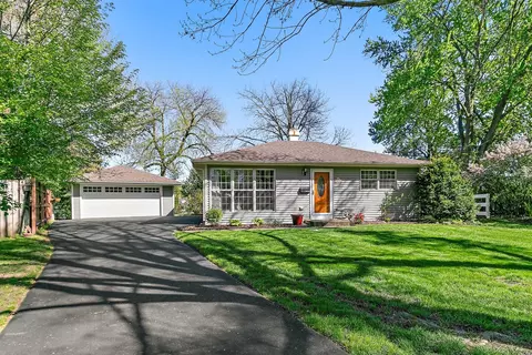 3101 Saint James St, Rolling Meadows, IL 60008