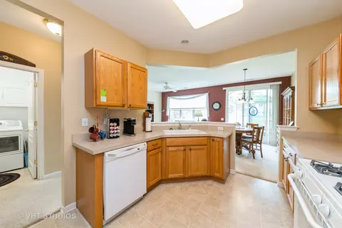 2507 Rolling Rdg, Elgin, IL 60124 photo 11