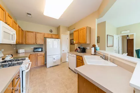2507 Rolling Rdg, Elgin, IL 60124 photo 12