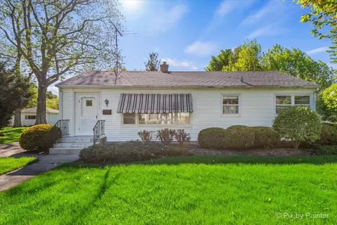 1029 S 5th St, Saint Charles, IL 60174