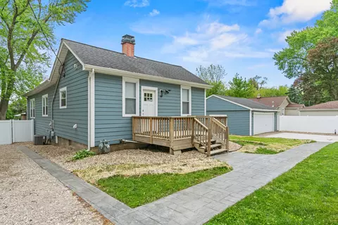 28271 W Stewart Ave, Spring Grove, IL 60081