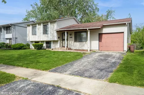 18111 Orleans Dr, Hazel Crest, IL 60429