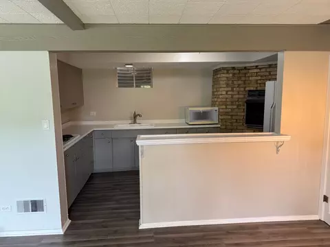 Kitchen - 140 E Hillside Rd, Barrington, IL 60010 photo 2 of 2