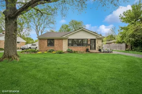 523 E Colfax St, Palatine, IL 60074