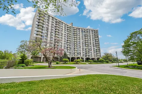 40 N Tower Rd #3G, Oak Brook, IL 60523