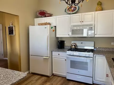 Kitchen - 21222 W Walnut Dr #B, Plainfield, IL 60544 photo 2 of 3