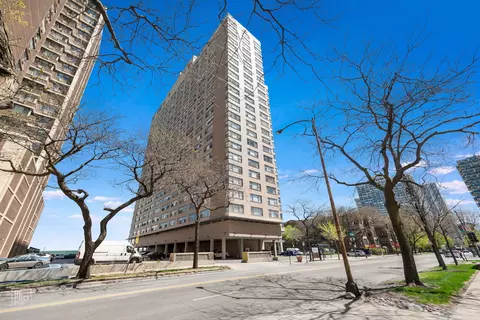 6301 N Sheridan Rd #19O, Chicago, IL 60660
