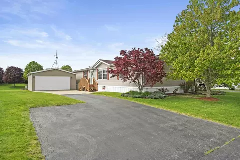 56 Drake Ln, Beecher, IL 60401