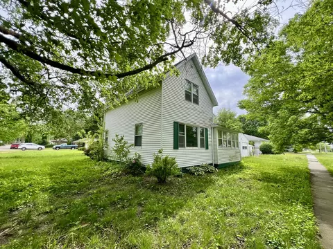 866 E Center St, Paxton, IL 60957