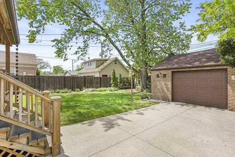 Exterior - Undisclosed, Chicago, IL 60655 photo 5 of 6