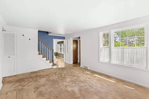 Living - Undisclosed, Chicago, IL 60655 photo 2 of 2