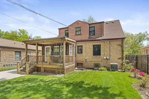 Exterior - Undisclosed, Chicago, IL 60655 photo 4 of 6