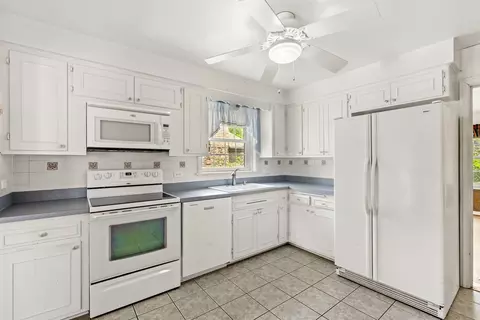 Kitchen - Undisclosed, Chicago, IL 60655 photo 2 of 3