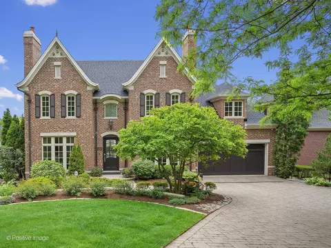 685 N Park Blvd, Glen Ellyn, IL 60137